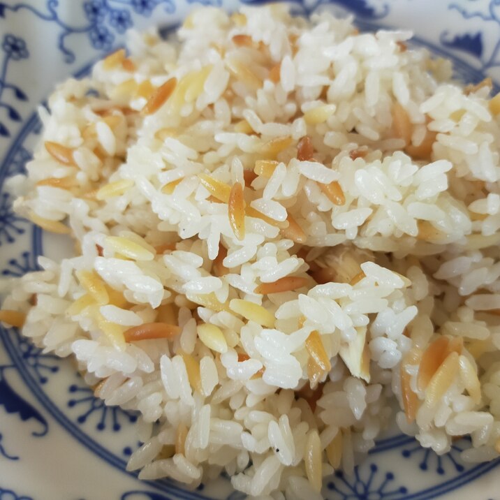 炊飯器でチキンとシェフリエのピラフ